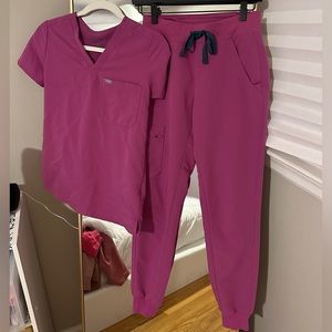 Bright fuchsia FIGS scrubs 🩷